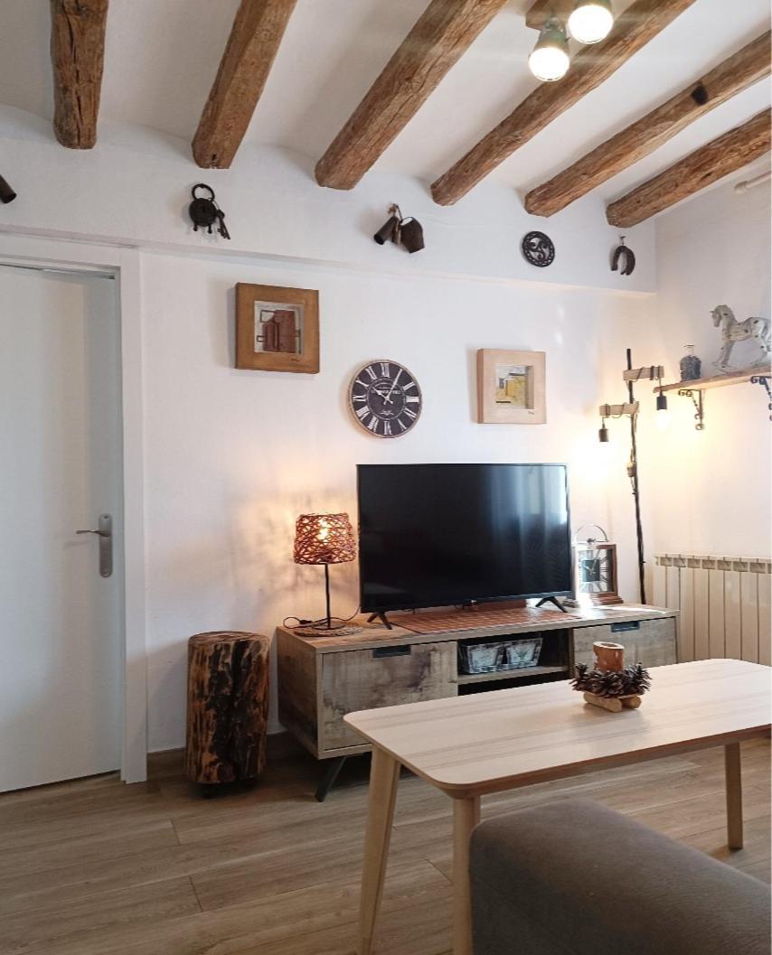 Apartament Turistic Campdevanol Exterior photo